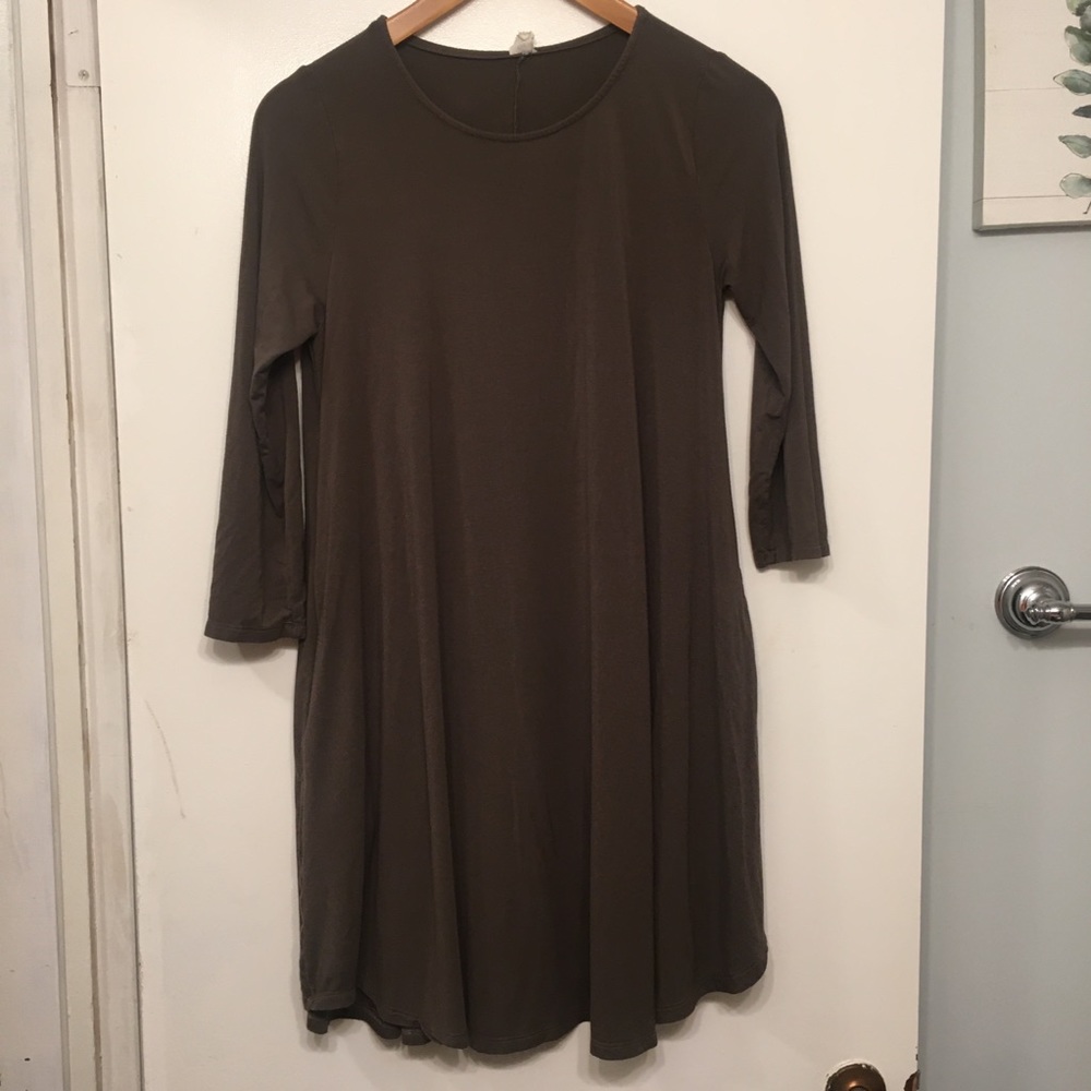 Francescas 3/4 Sleeve Olive Green Shift Dress